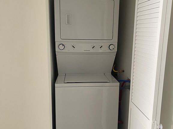 5th image of 13806 Vanowen St #5