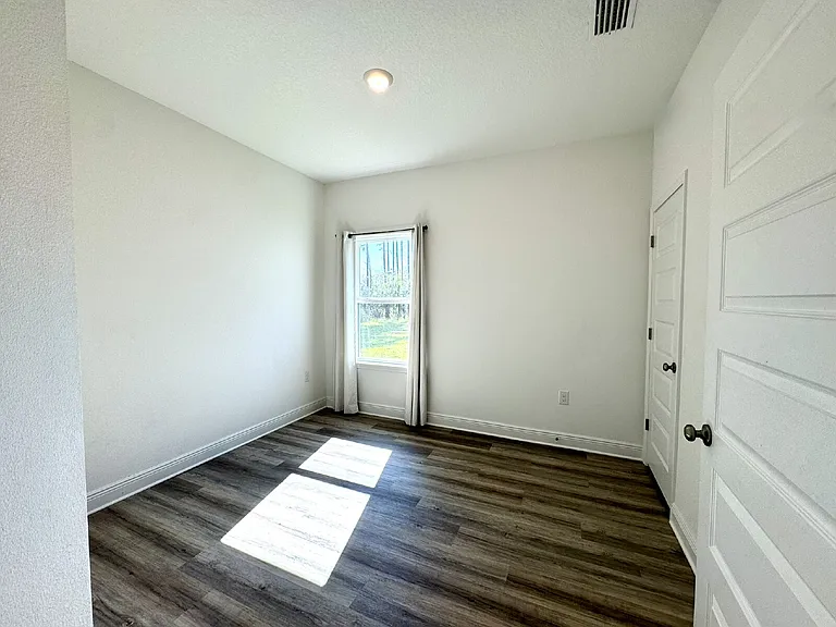 224 Butler Cv — Photo 12