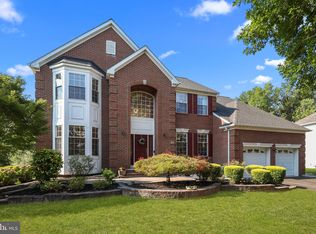16 Lockewood Ln, East Windsor, NJ 08520