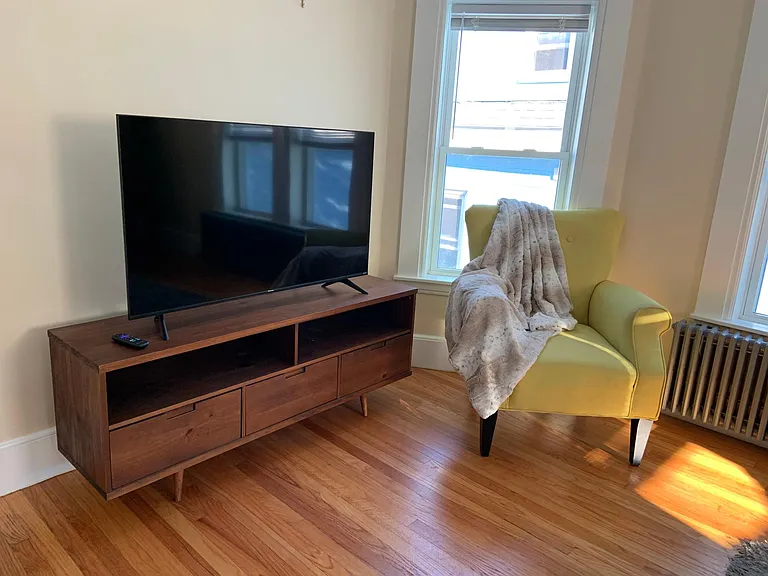 21 Dow St — Photo 4