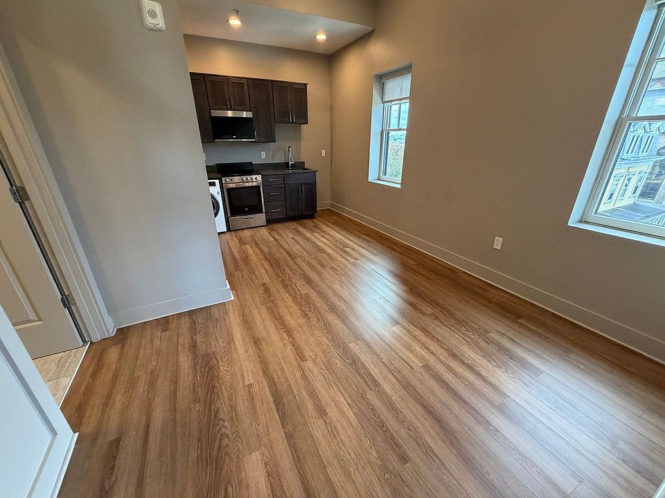 1st image of 530 Broadway St #103