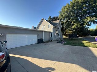 362 E Ash St, Canton, IL 61520