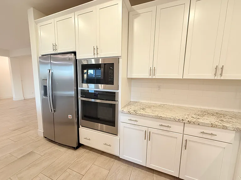 12920 Knightsbrook Ave — Photo 10