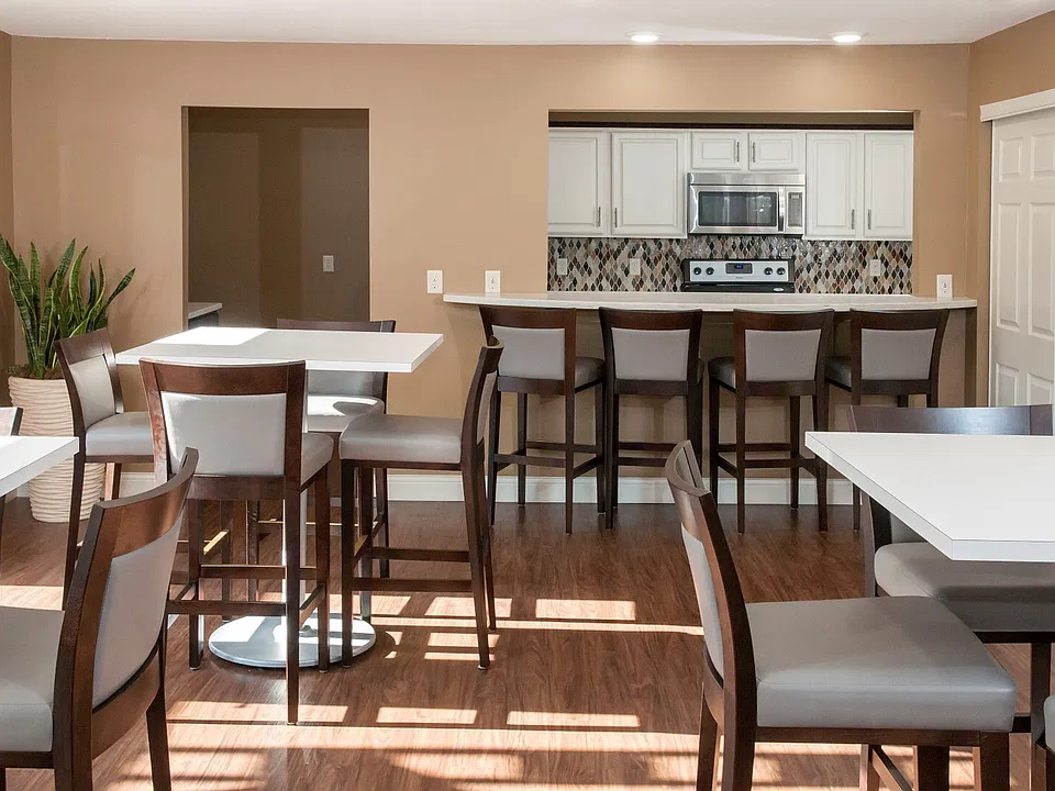 Vernon Oaks Apartments