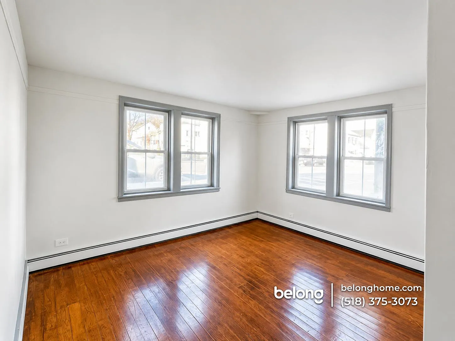3 bed, 1.0 bath, 1050 sqft, $1,350 — Photo 2