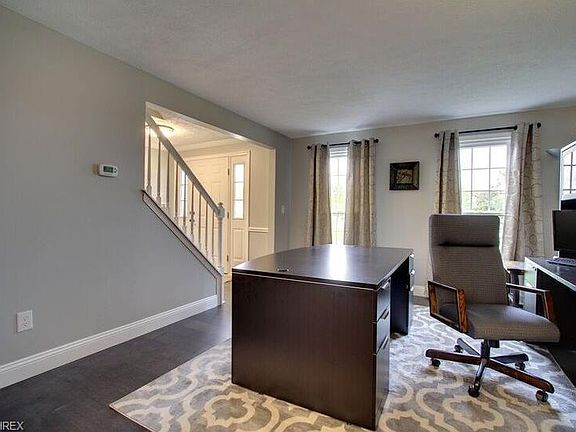 5th image of 2085 Parkview Dr