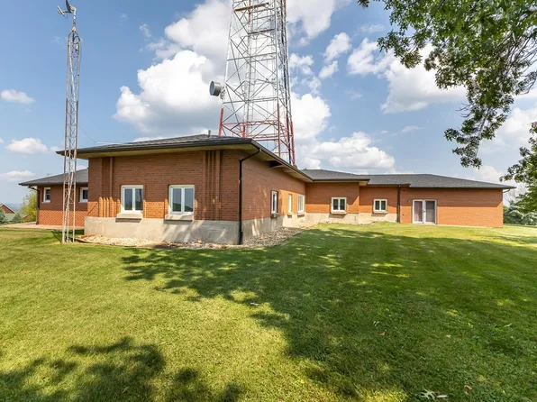 4053 Saint Catherine Rd, Bellevue, IA 52031