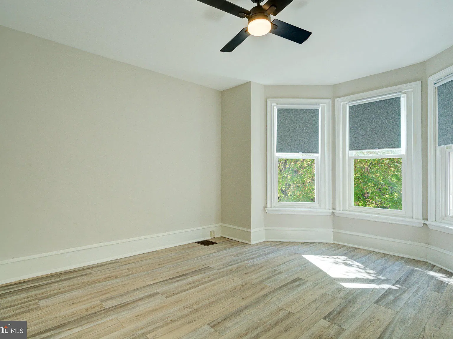 3 bed, 1.0 bath, 1182 sqft, $2,100 — Photo 4