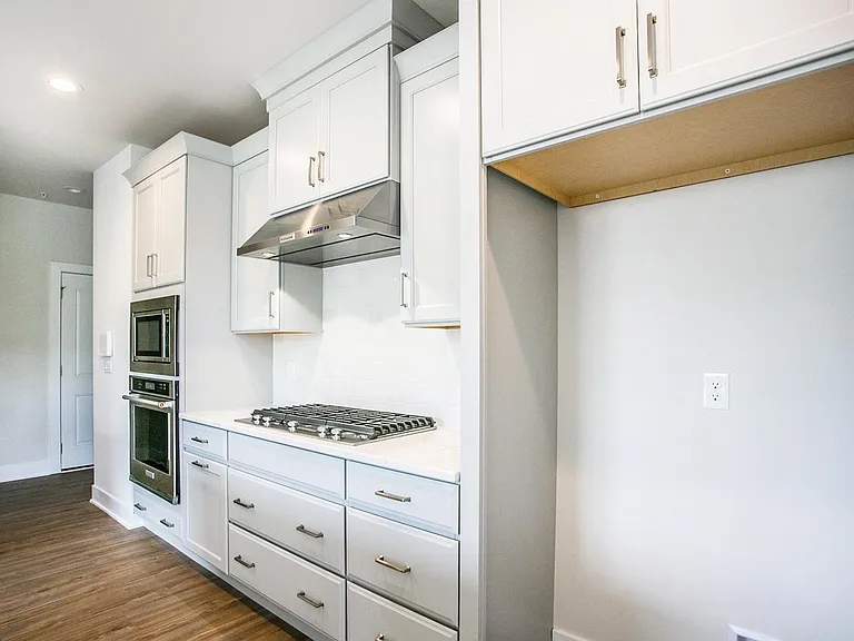 665 Levering St #665 — Photo 14