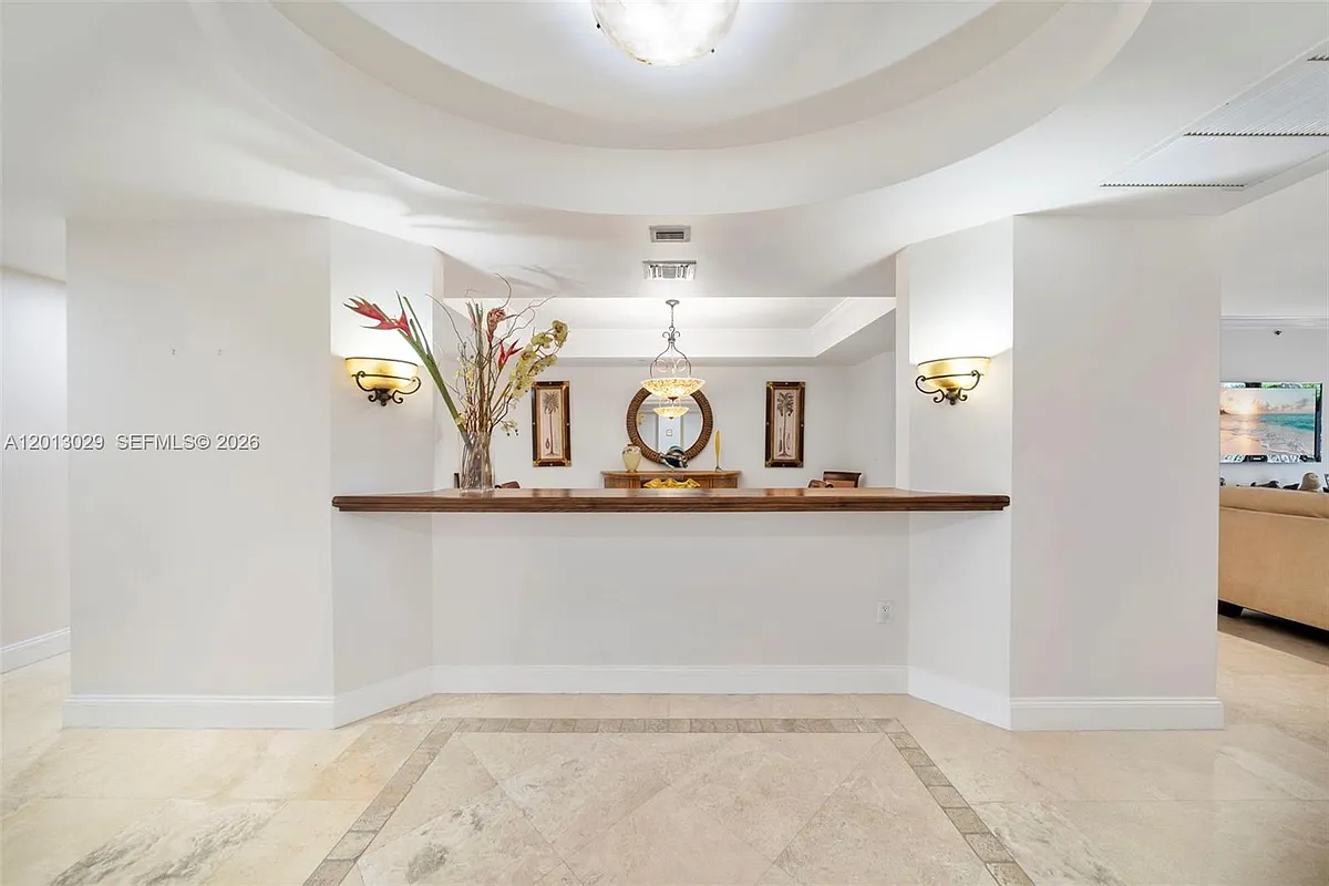 Building Photo - 791 Crandon Blvd #404