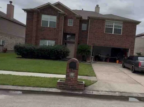 1811 Manor Dr, Baytown, TX 77521
