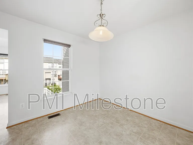 1247 Mare St — Photo 12