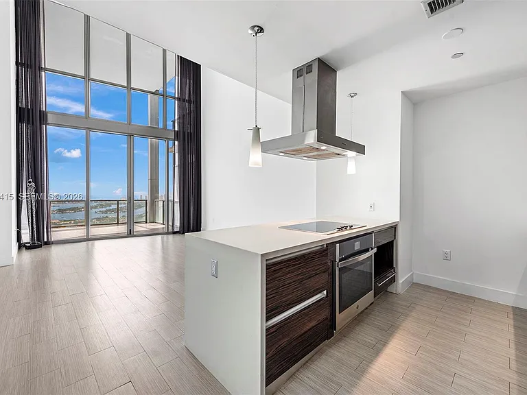 1100 Biscayne Blvd #5705 — Photo 7