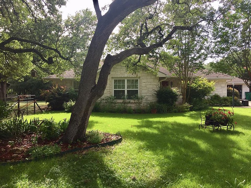 1st image of 777 Oakridge Dr