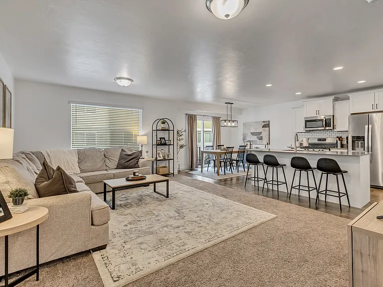 5176 W Duet Dr — Photo 3