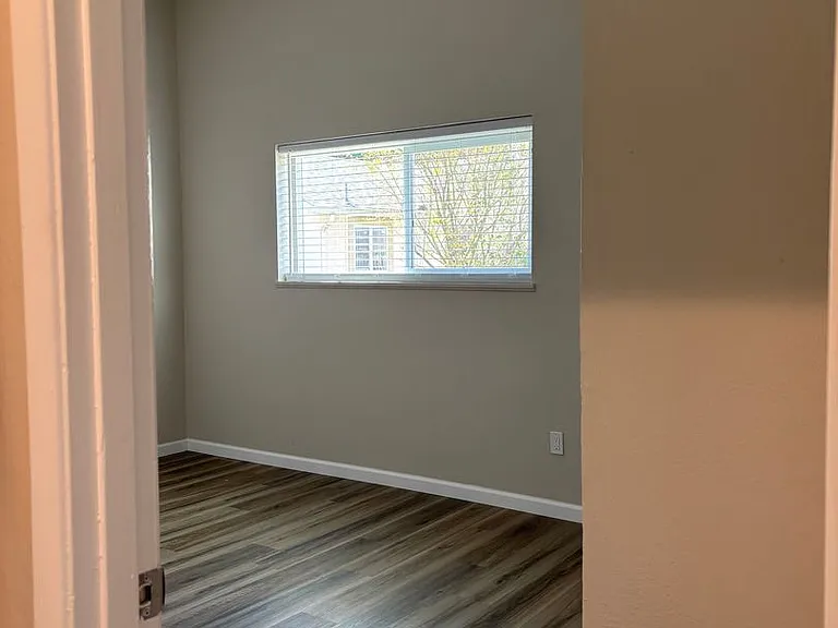 R1257 SW Plummer Ave — Photo 9