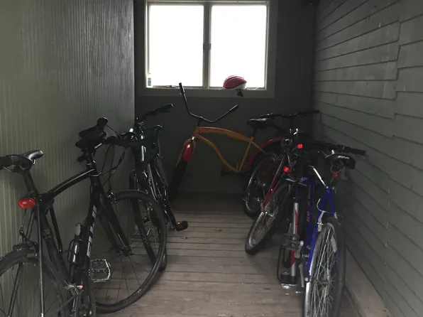 196 Pine St #B, Burlington, VT 05401