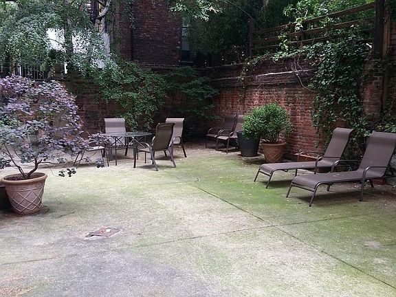 5th image of 305-313 W 18th St #1C