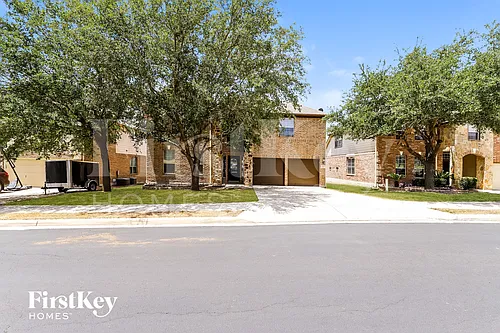 2225 Crary Mdw Photo 1