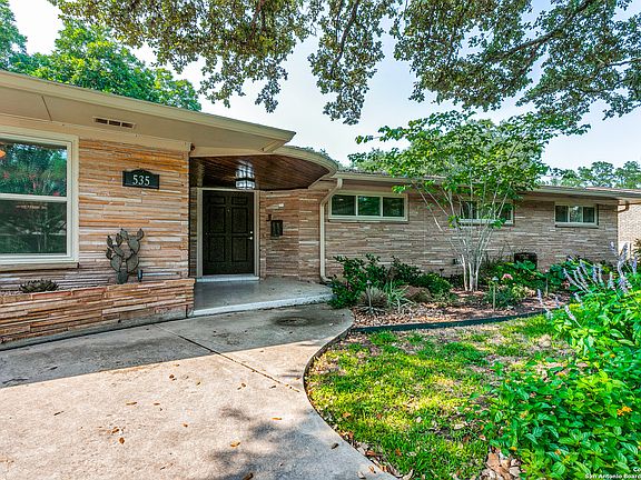 3rd image of 535 COUNTRY LN