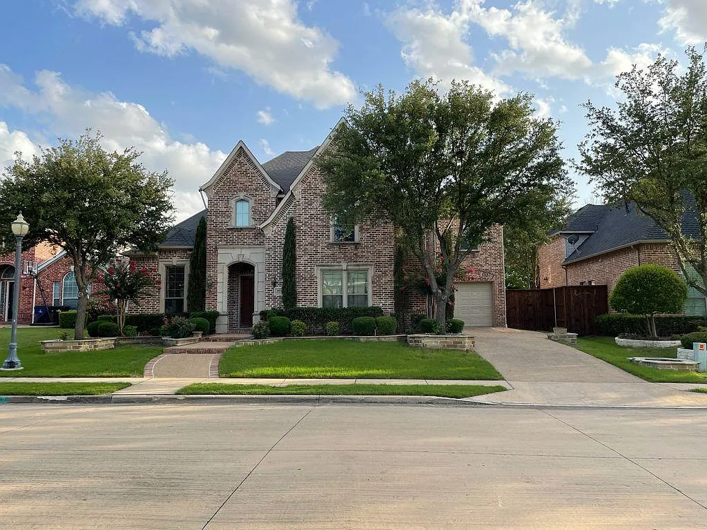 5 bed, 4.5 bath, 4120 sqft, $4,000 — Photo 2