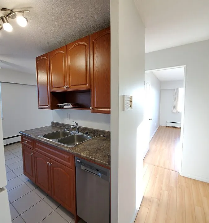5135 Newton St #305