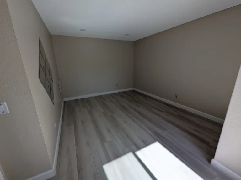 24139 Sylvan Glen Rd #E — Photo 2