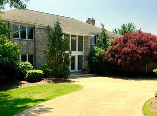 2499 Cedarwood Rd, Pepper Pike, OH 44124