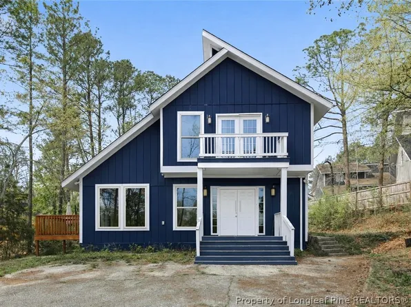 5721 Waters Edge Dr, Fayetteville, NC 28314