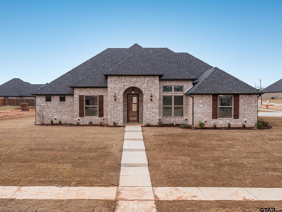 1st image of 209 Serenity Dr