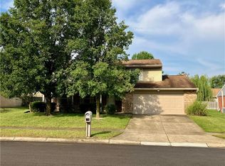 8711 Watergate Dr, Dayton, OH 45424