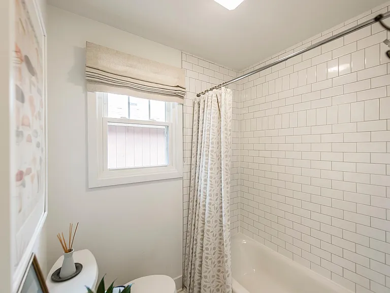 1003 Woods Lake Dr — Photo 34