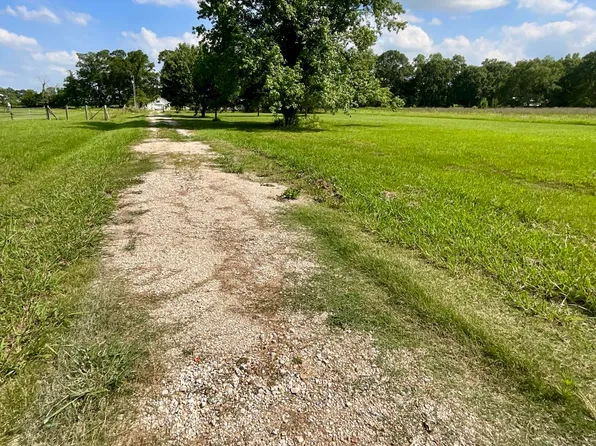 1018 Simon Angelle Rd, Arnaudville, LA 70512