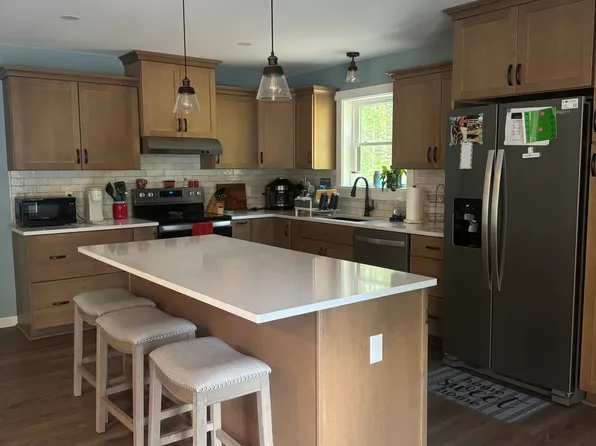 7 Pisgah Mountain Rd, Gill, MA 01354