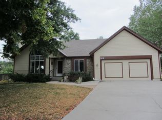 15816 Dearborn St, Overland Park, KS 66223