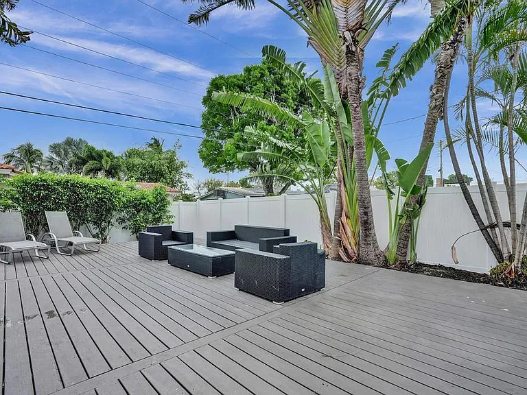 1001 SE 13th Ct — Photo 48
