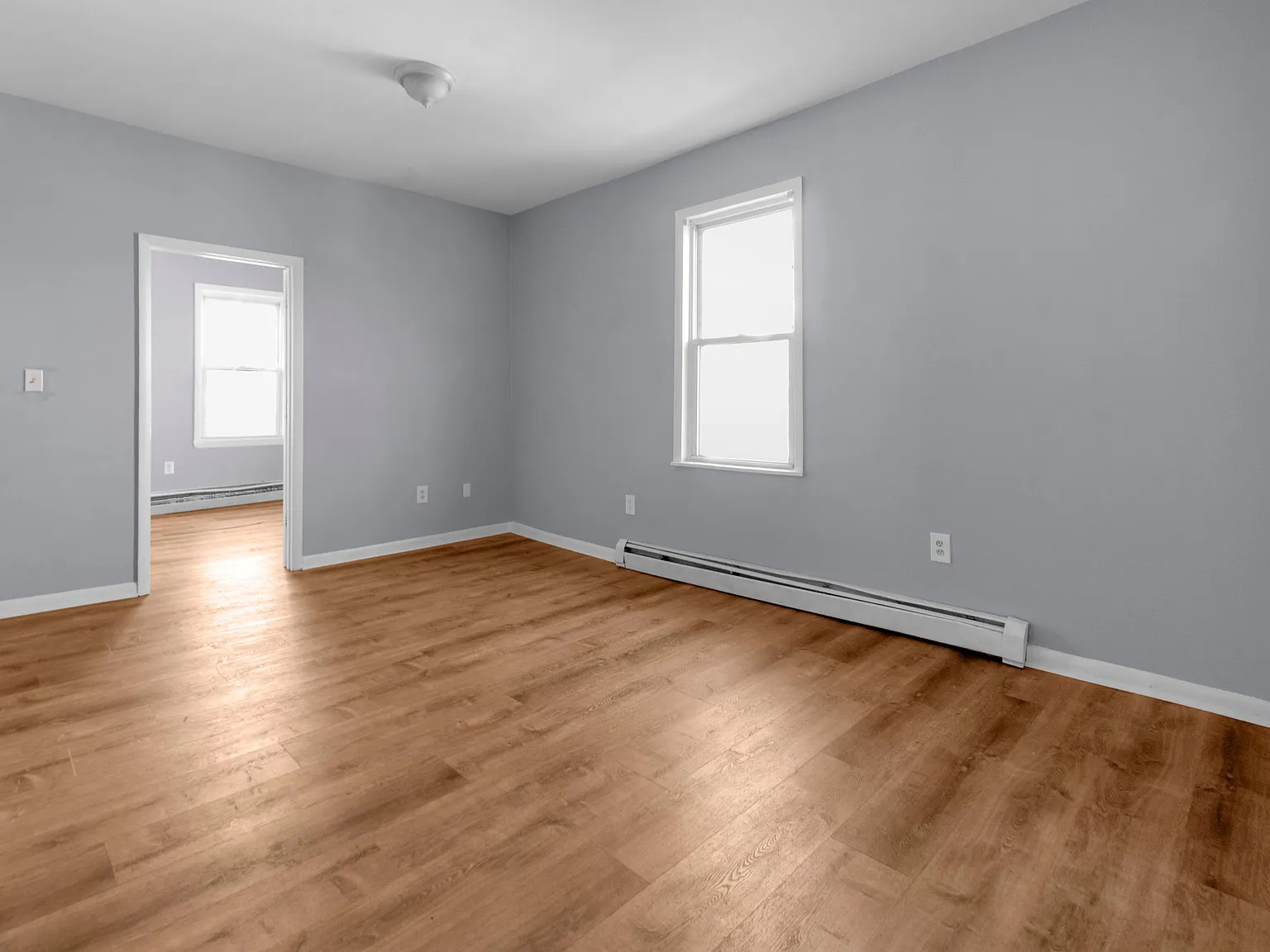 3 bed, 980 sqft, $1,998 — Photo 2