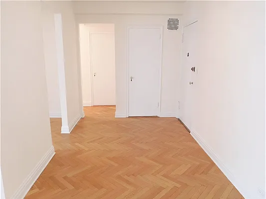 Sold by Renetta Real Estate | media 30