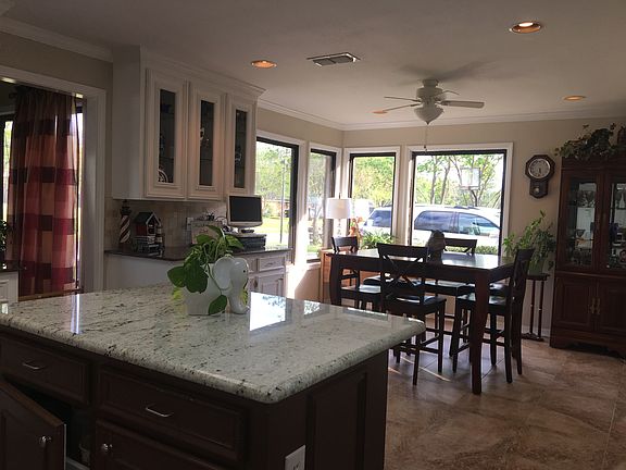 3rd image of 322 Greenacres Blvd