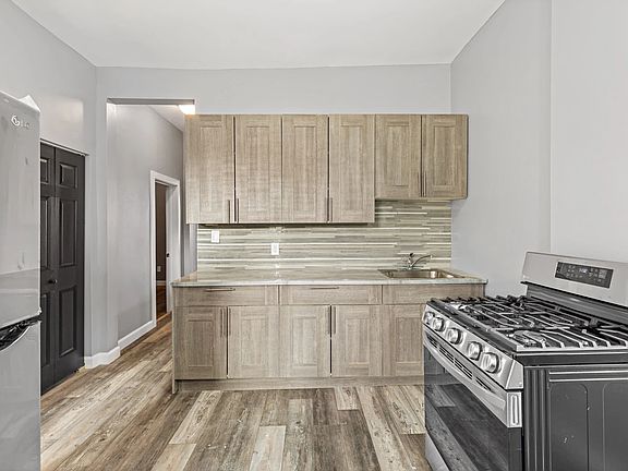 2nd image of 3031 W Flournoy St