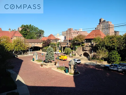 Sold by Compass | media 21