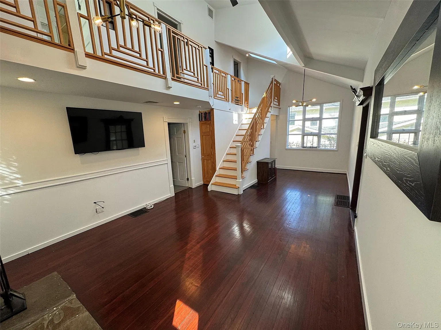 3 bed, 1.5 bath, 1291 sqft, $6,800 — Photo 3