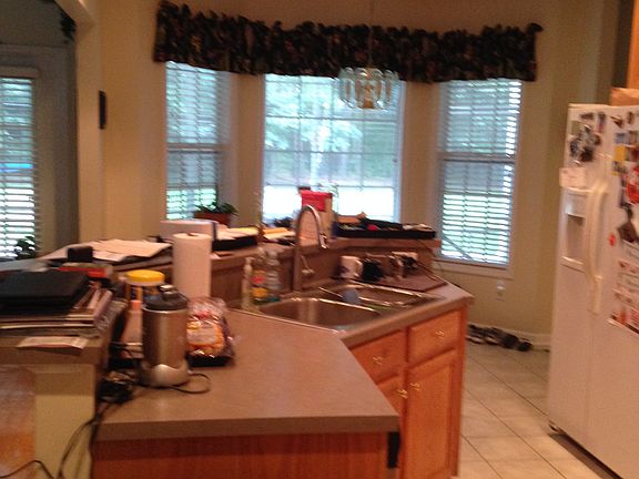 Kitchen and breakfast nook 