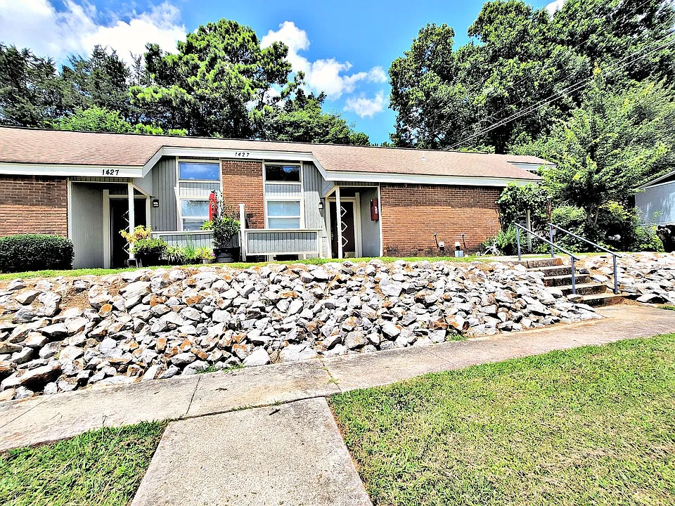 1427 Ascent Trl NW