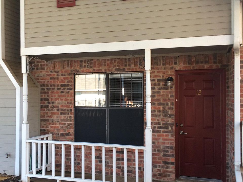 929 W Hickory Unit 12 Don't let this one get away... Available Aug 1, 2025!