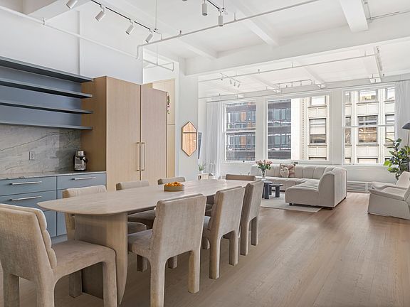 3rd image of 28 W 38th St APT 6E