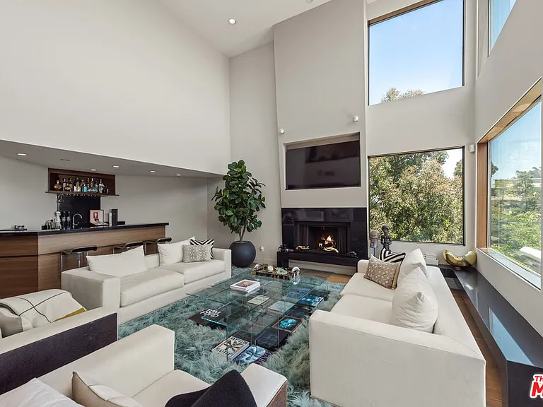 2826 Las Alturas St — Photo 4