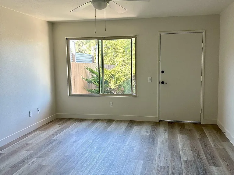 225 Melrose Ave #1 — Photo 2
