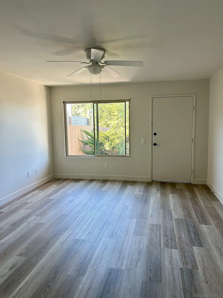 Building Photo - 225 Melrose Ave #1