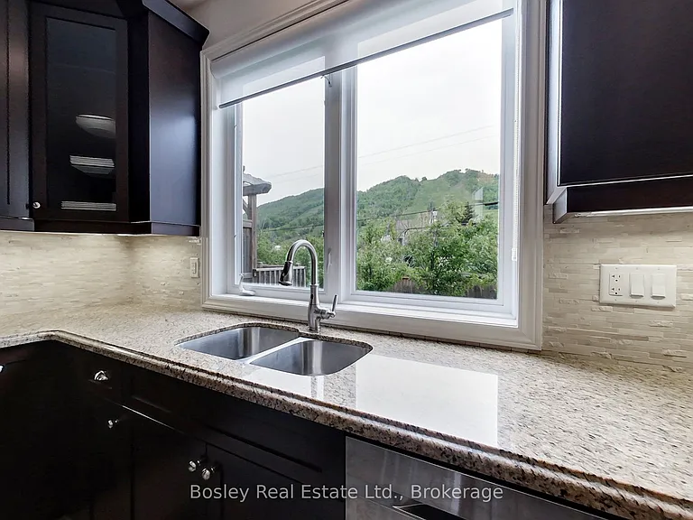 104 Delphi Ln — Photo 13